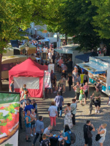 Abendmarkt in Delitzsch: Kulinarische Vielfalt und gute Stimmung