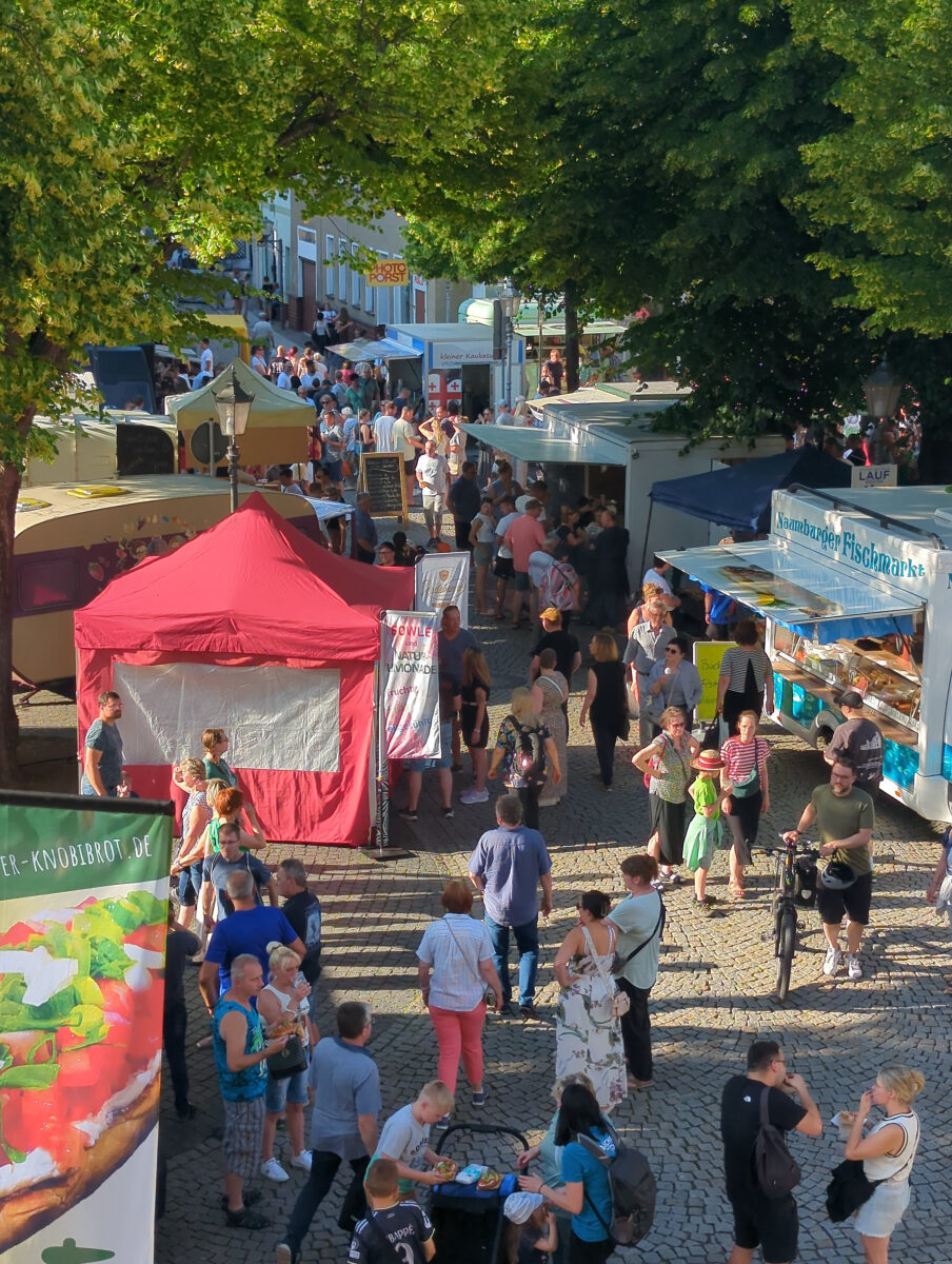 Abendmarkt in Delitzsch: Kulinarische Vielfalt und gute Stimmung