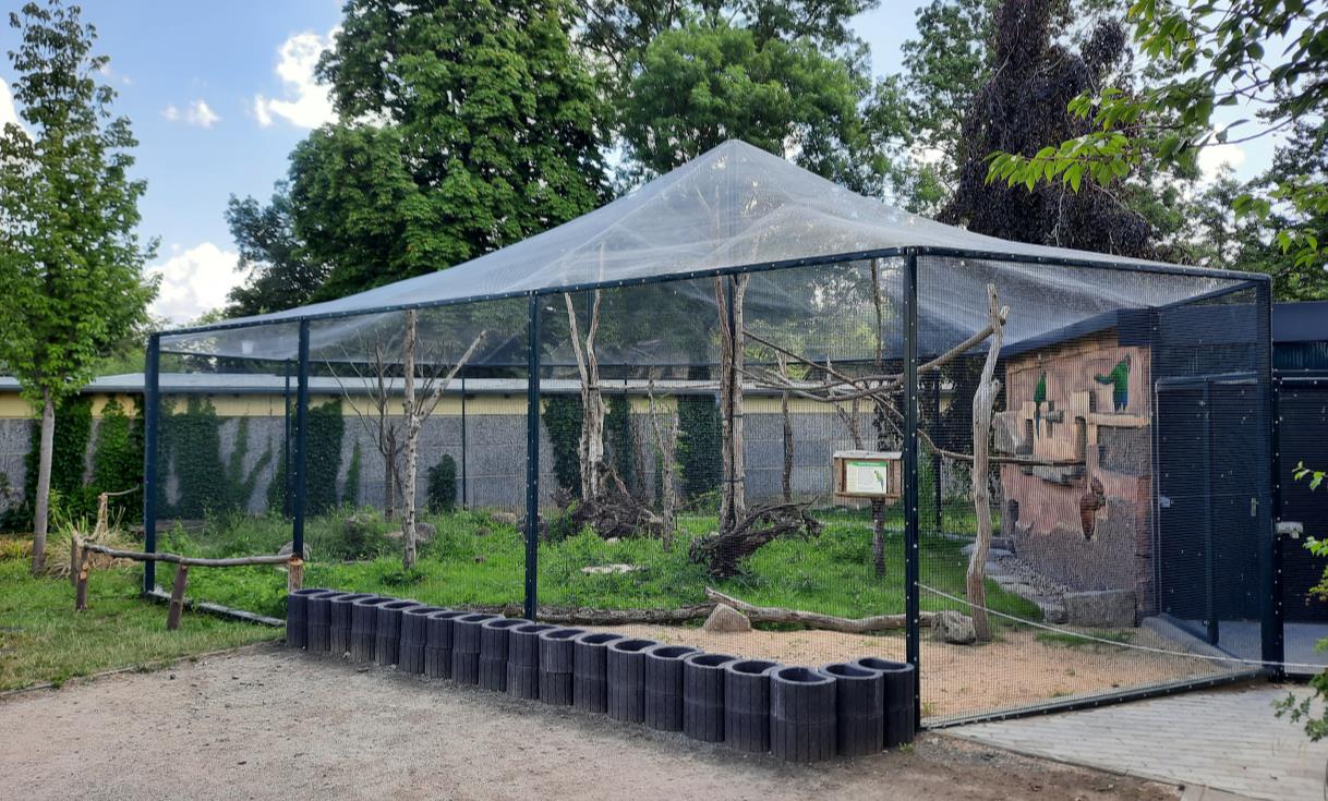 Neue Voliere für Soldatenaras und Agutis im Tiergarten Delitzsch fertiggestellt